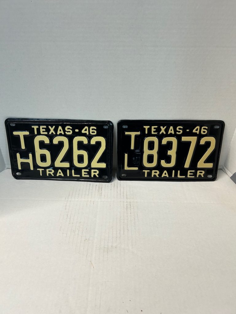 1946-License-plate-set