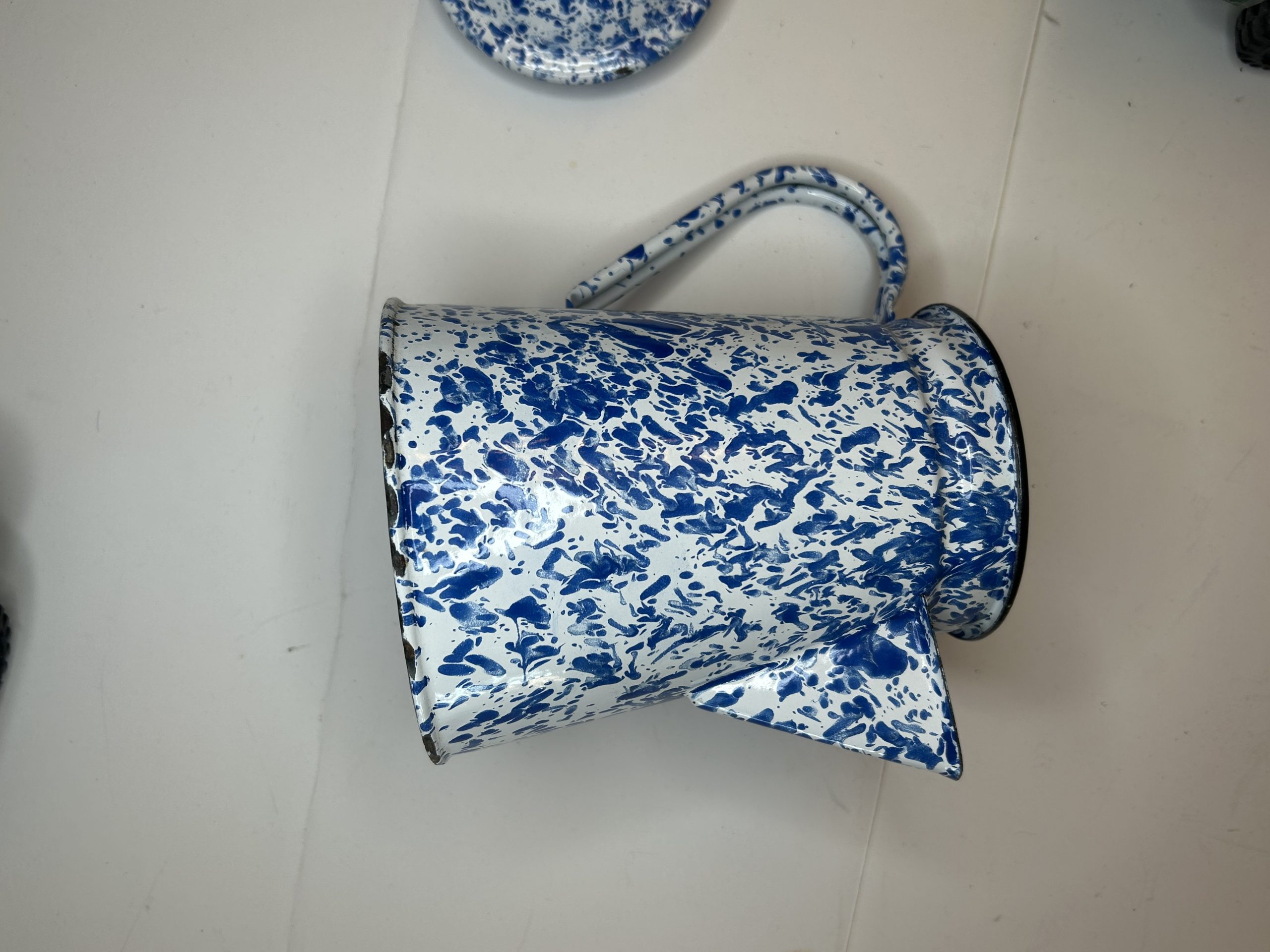 Vintage-blue-white-Enamelware-farmhouse - Image 4