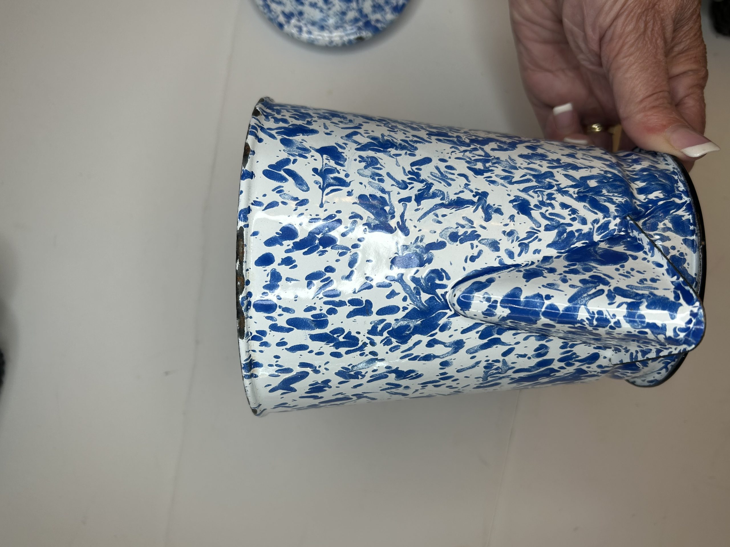 Vintage-blue-white-Enamelware-farmhouse - Image 5