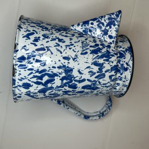 vintage-blue-white-enamelware-farmhouse