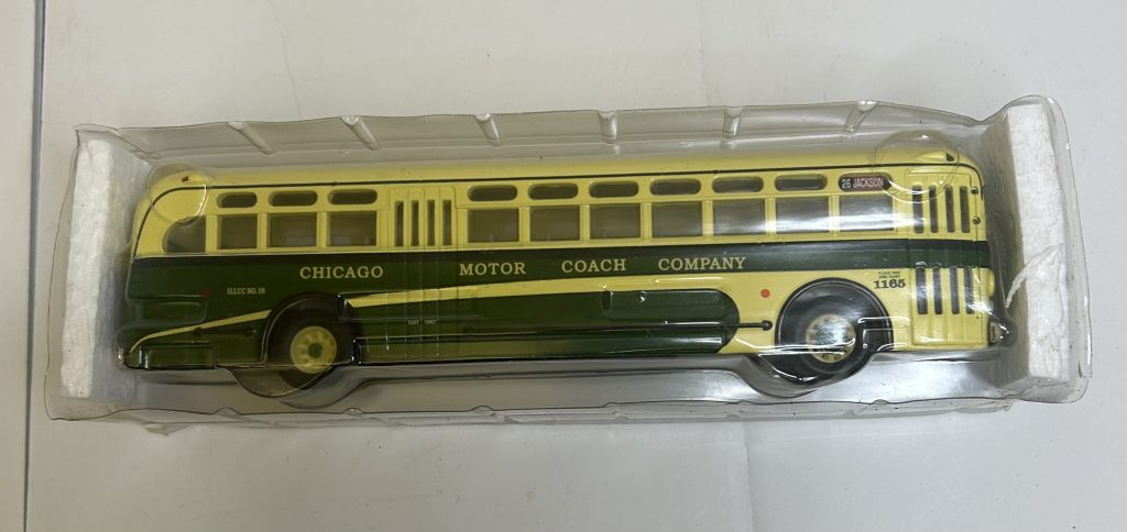 Corgi Classics Diecast Metal scale model Chicago Coach Bus for sale