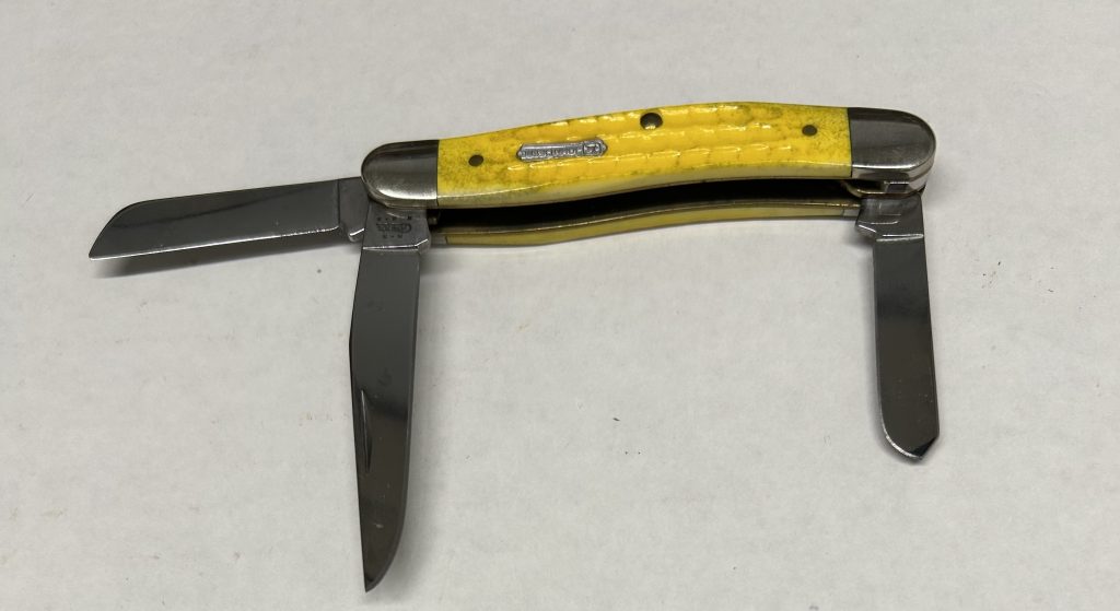 Case XX John Deere pocket knife yellow bone large stockman